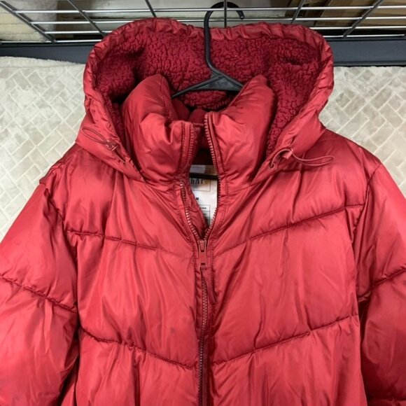 Gap Womens M Puffer Coat Jacket Red Water Resistant Thick Material Fitted - Picture 2 of 11